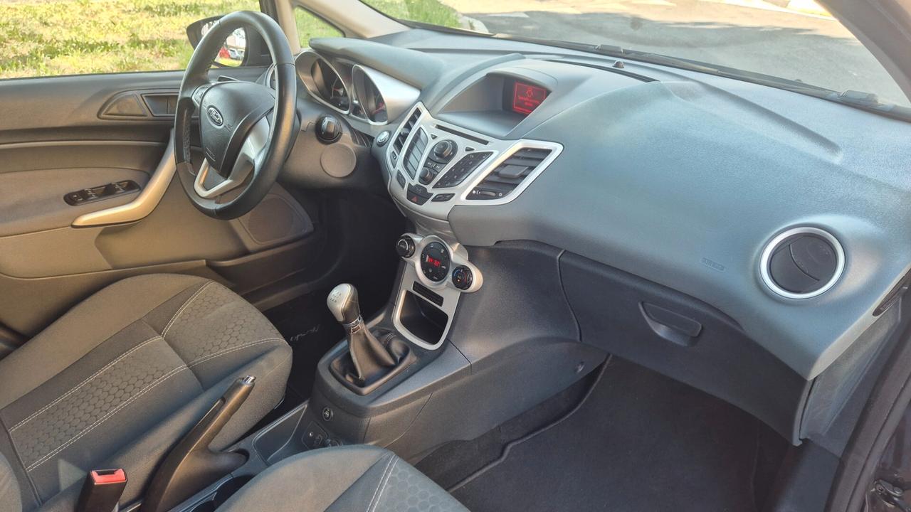 Ford Fiesta 1.4 5 porte Benzina GPL Titanium