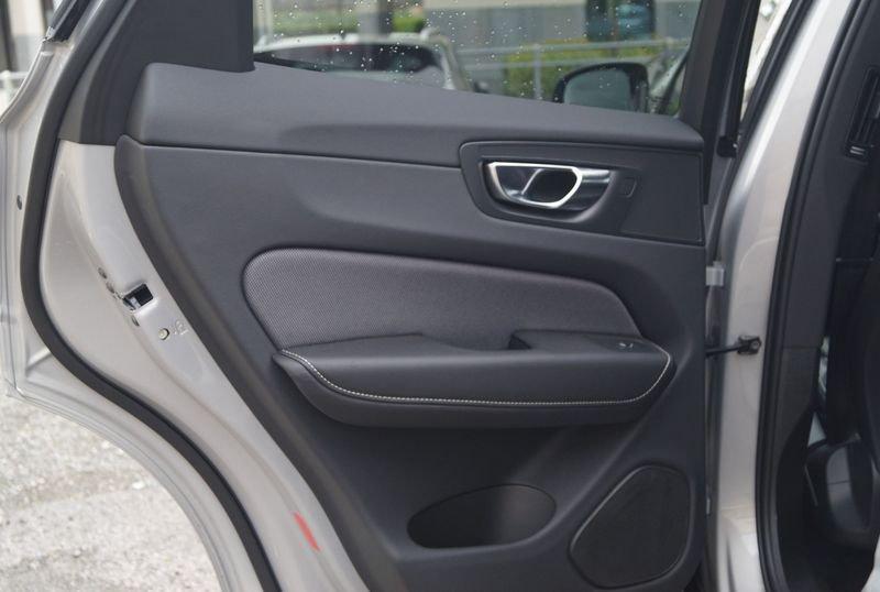 Volvo XC60 B4 automatico Plus Dark