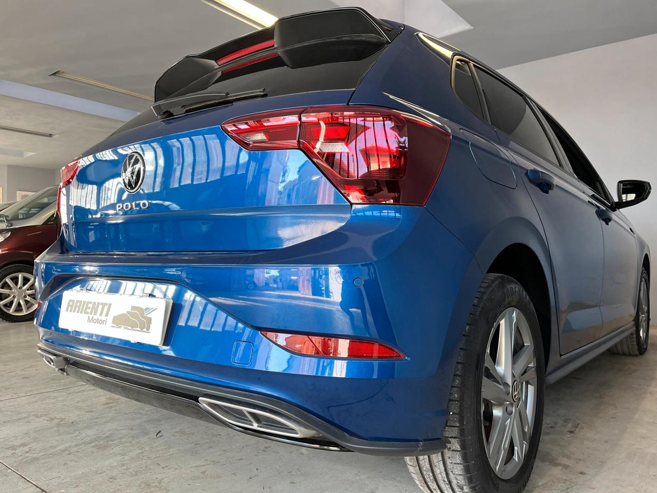 Volkswagen Polo 1.0cc TSI 110cv DSG "R-LINE" SOLO 8.250KM