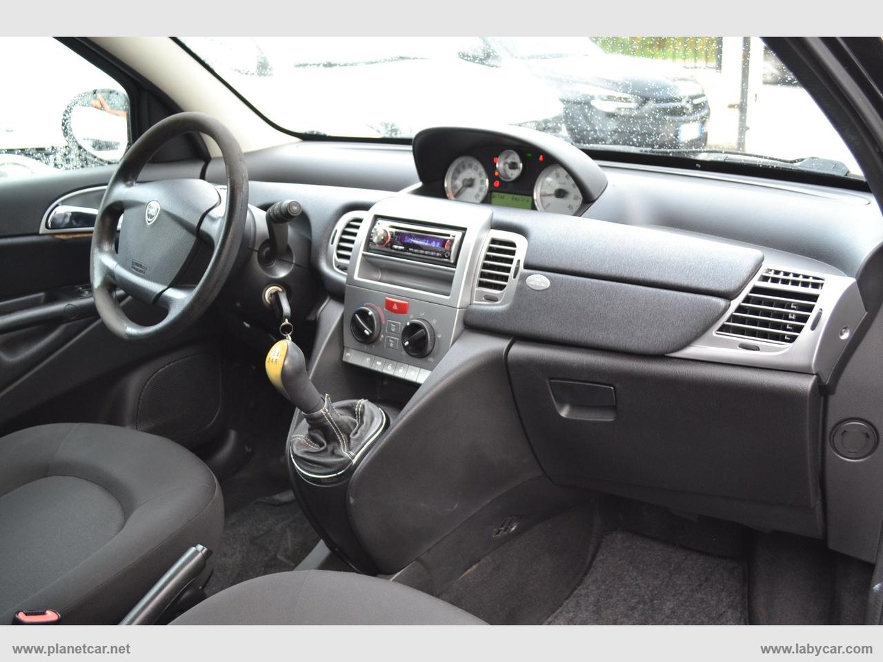 LANCIA Ypsilon 1.3 MJT 75 CV New Oro