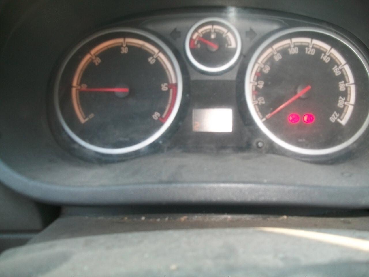 Opel Corsa 1.3 CDTI 75CV ecoFLEX 5 porte Club EURO 04 KM 230450 SI NUOVI PATENTATI COME VISTA