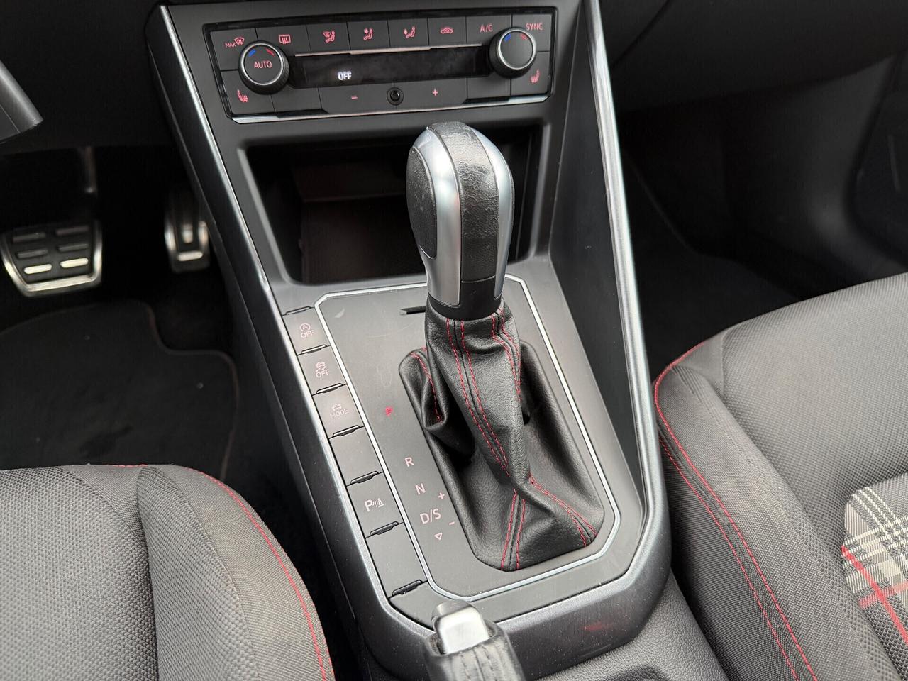 Volkswagen Polo 2.0 TSI DSG GTI