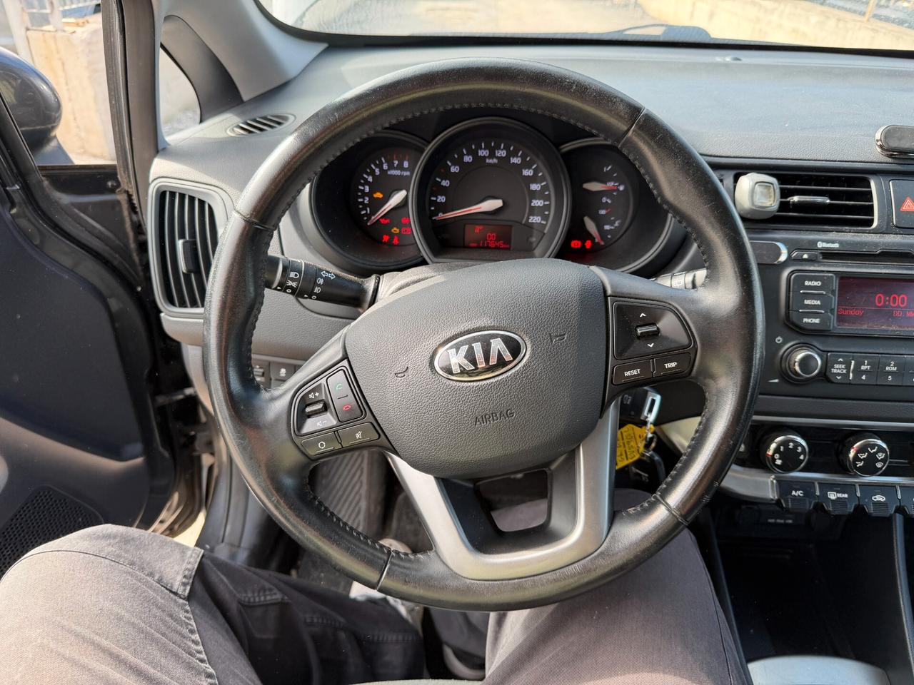 KIA RIO 2014 1.2 BENZINA 85 CV * LEGGI