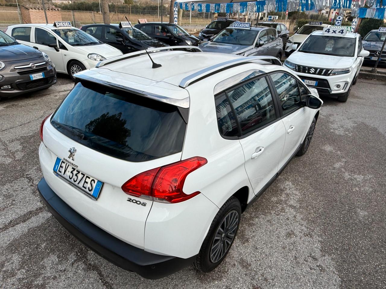 " POCHI KM " Peugeot 2008 PureTech 82 Active