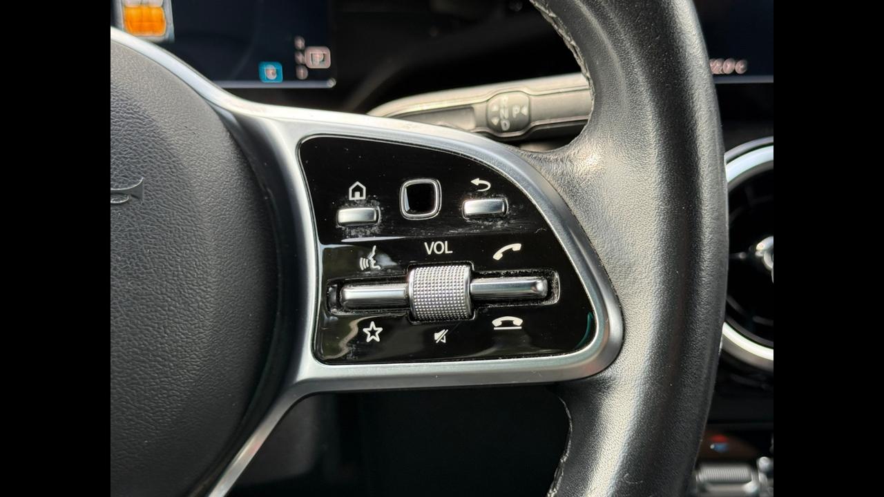 Mercedes-Benz GLA - H247 - GLA 180 d Premium auto