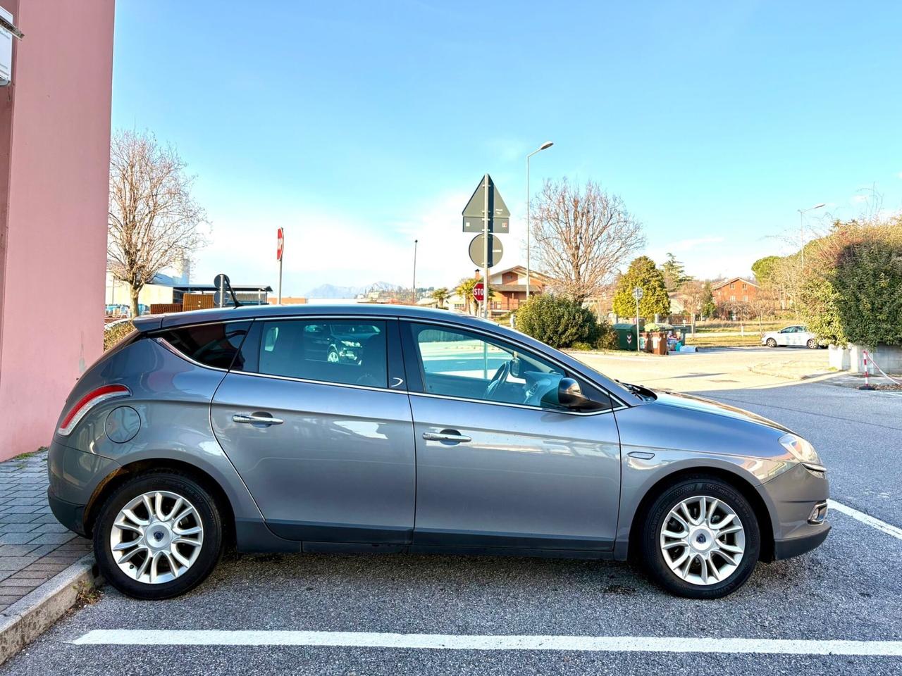 Lancia Delta 1.6 MJT DPF 105 CV Gold