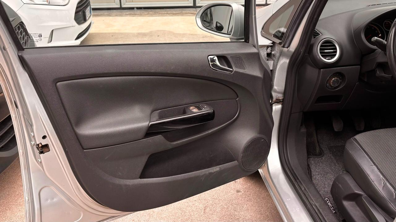 Opel Corsa 1.4 16V 5 porte Enjoy