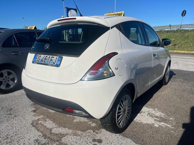 LANCIA Ypsilon 1.2 69 CV 5 porte Silver