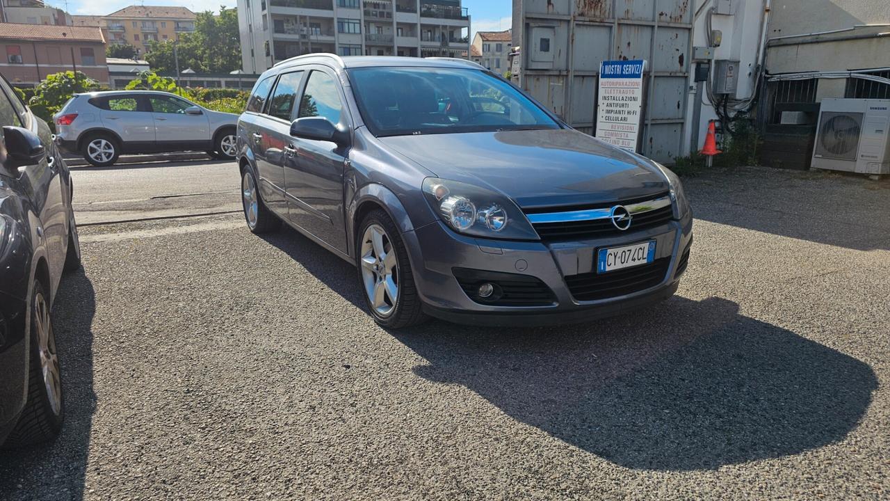 Opel Astra 1.6 16V Twinport 5 porte Cosmo