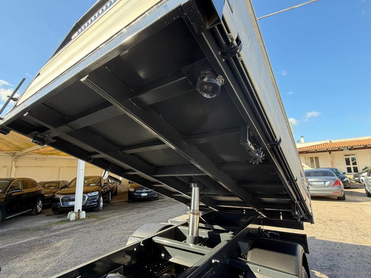 NT400 Cabstar 35.13 3.0TDi130 RIBALTABILE TRIL.