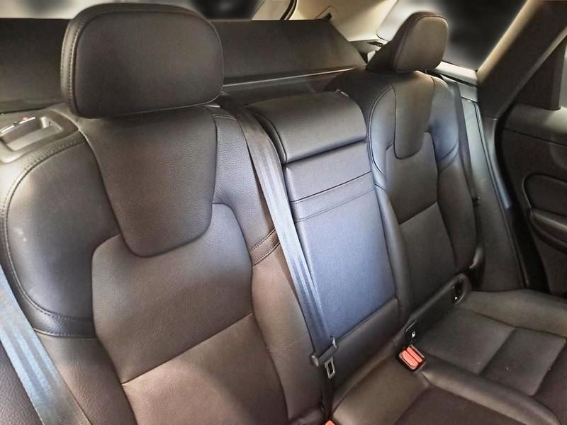 VOLVO XC60 B4 D AUTOMATICO MOMENTUM PRO SUV