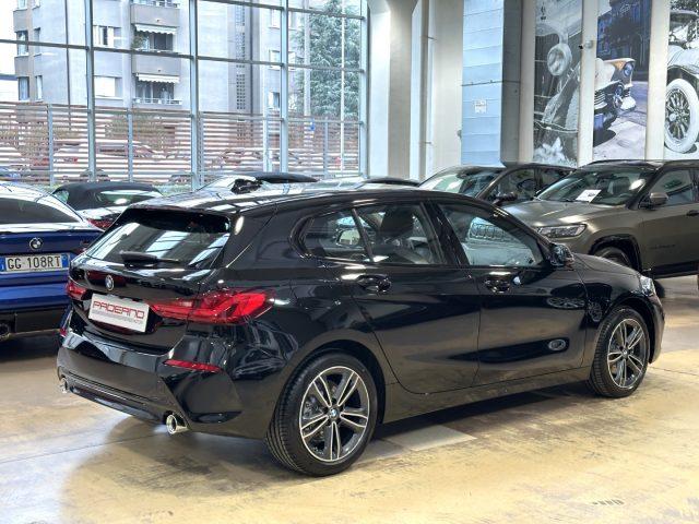 BMW 118 d Sport Auto - LED - 17" - Carplay - Telecamera