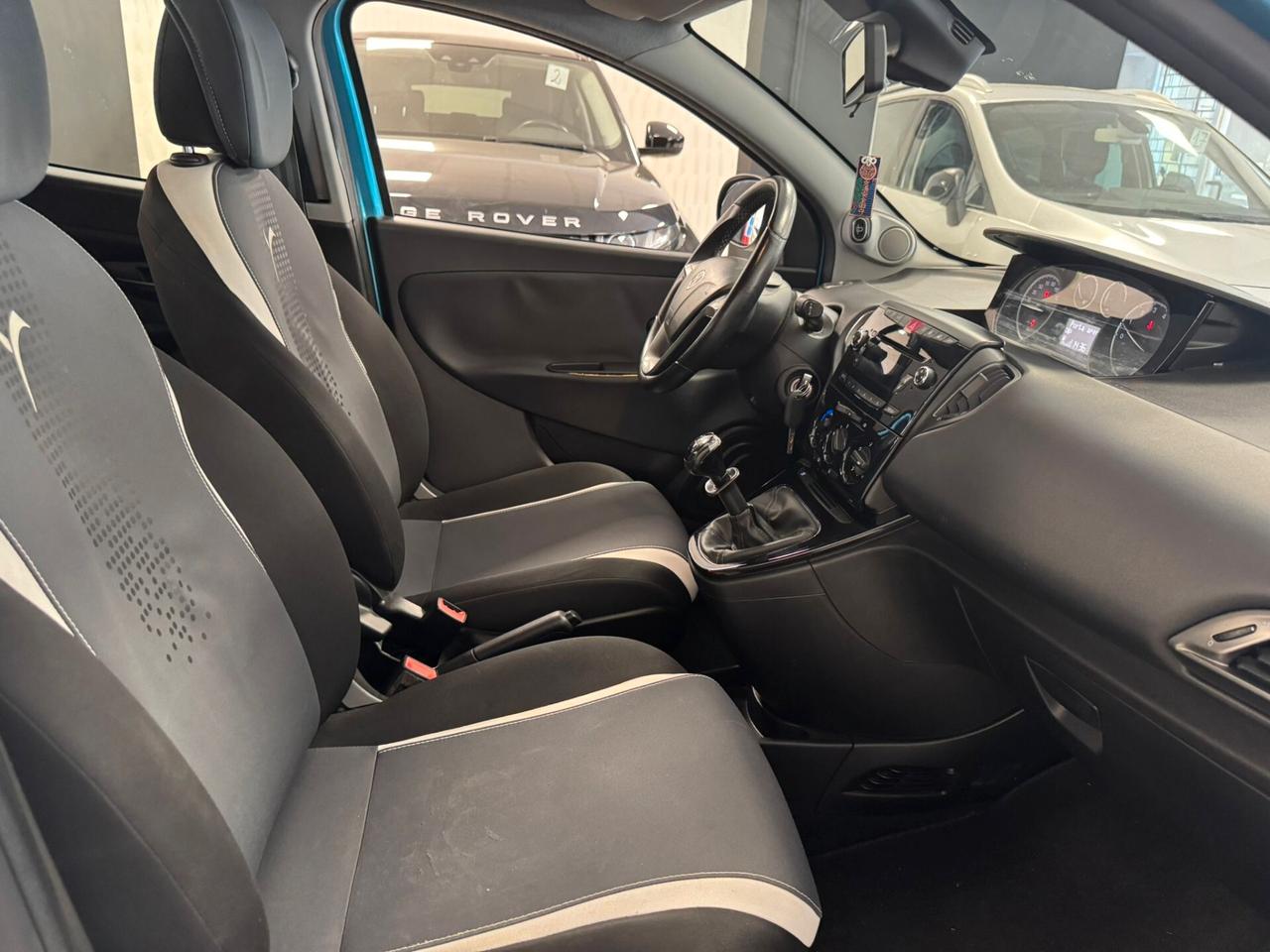 Lancia Ypsilon 1.2 69 CV 5 porte GPL Ecochic Gold -neopatentati