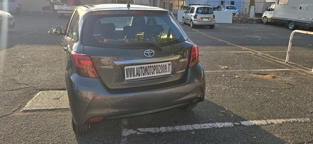 Toyota Yaris 1.5 Hybrid tagliandi Toyota ben accessoriata