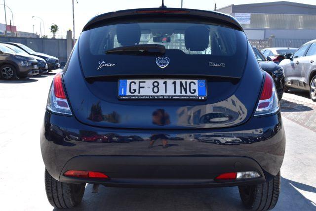 LANCIA Ypsilon 1.0 FireFly 5 porte S&S Hybrid Ecochic Silver