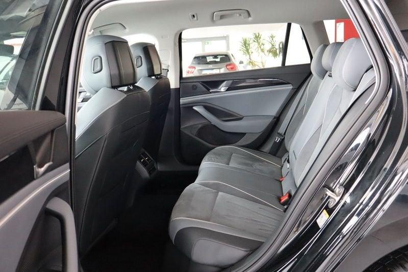 Volkswagen Passat 1.5 eTSI 150 CV ACT DSG Business Navi Camera 360° 17" Led Cockpit