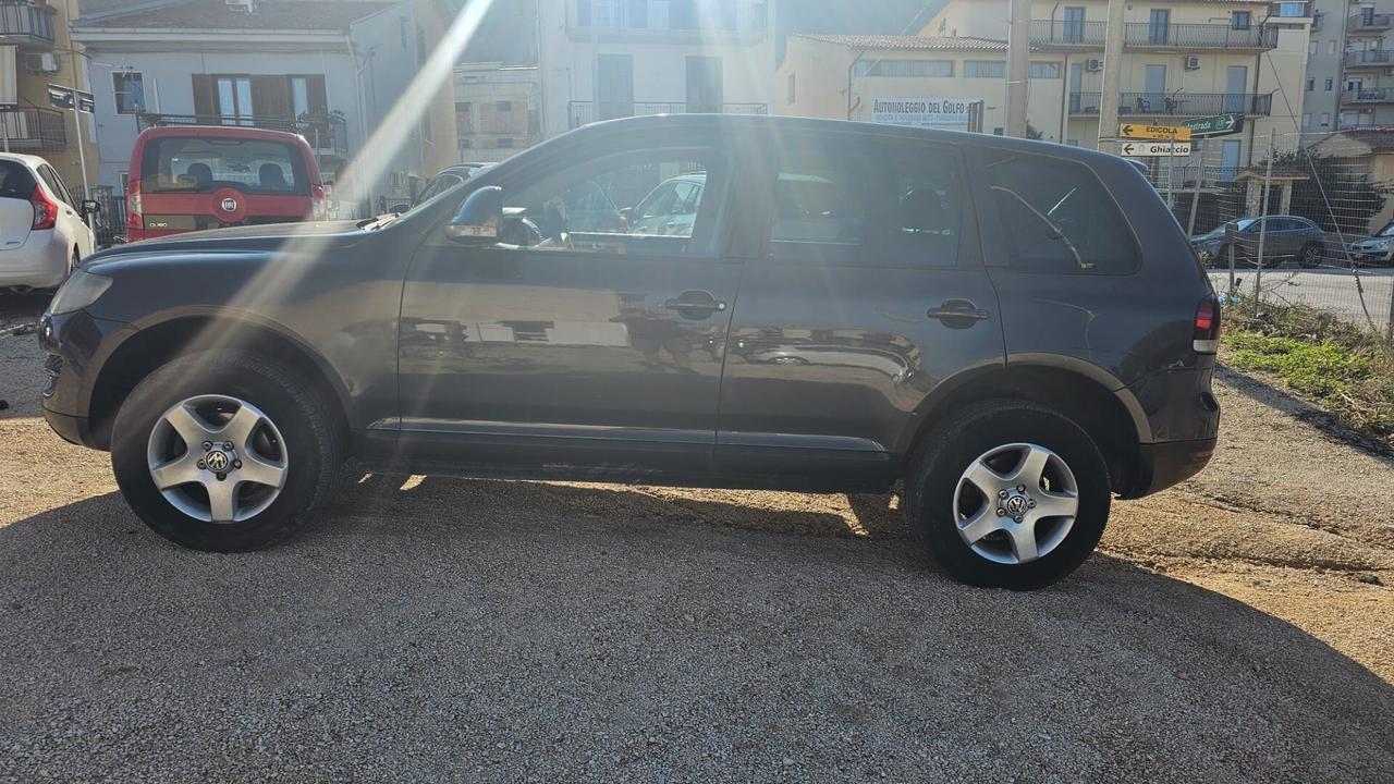 Volkswagen Touareg 2.5 R5 TDI DPF tiptronic Style