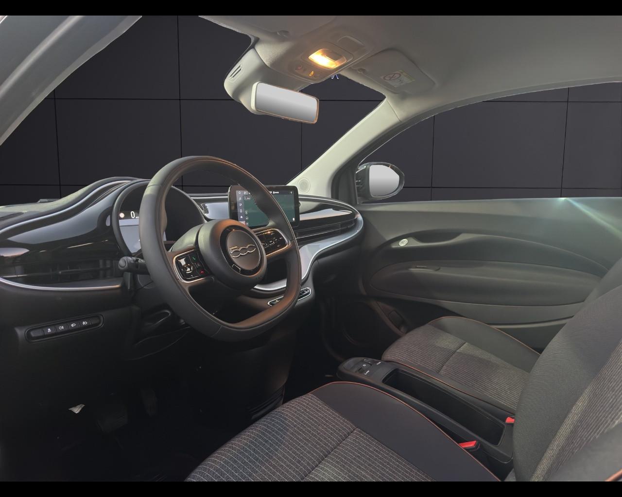 FIAT 500e - 500e Berlina 42 kWh Icon +