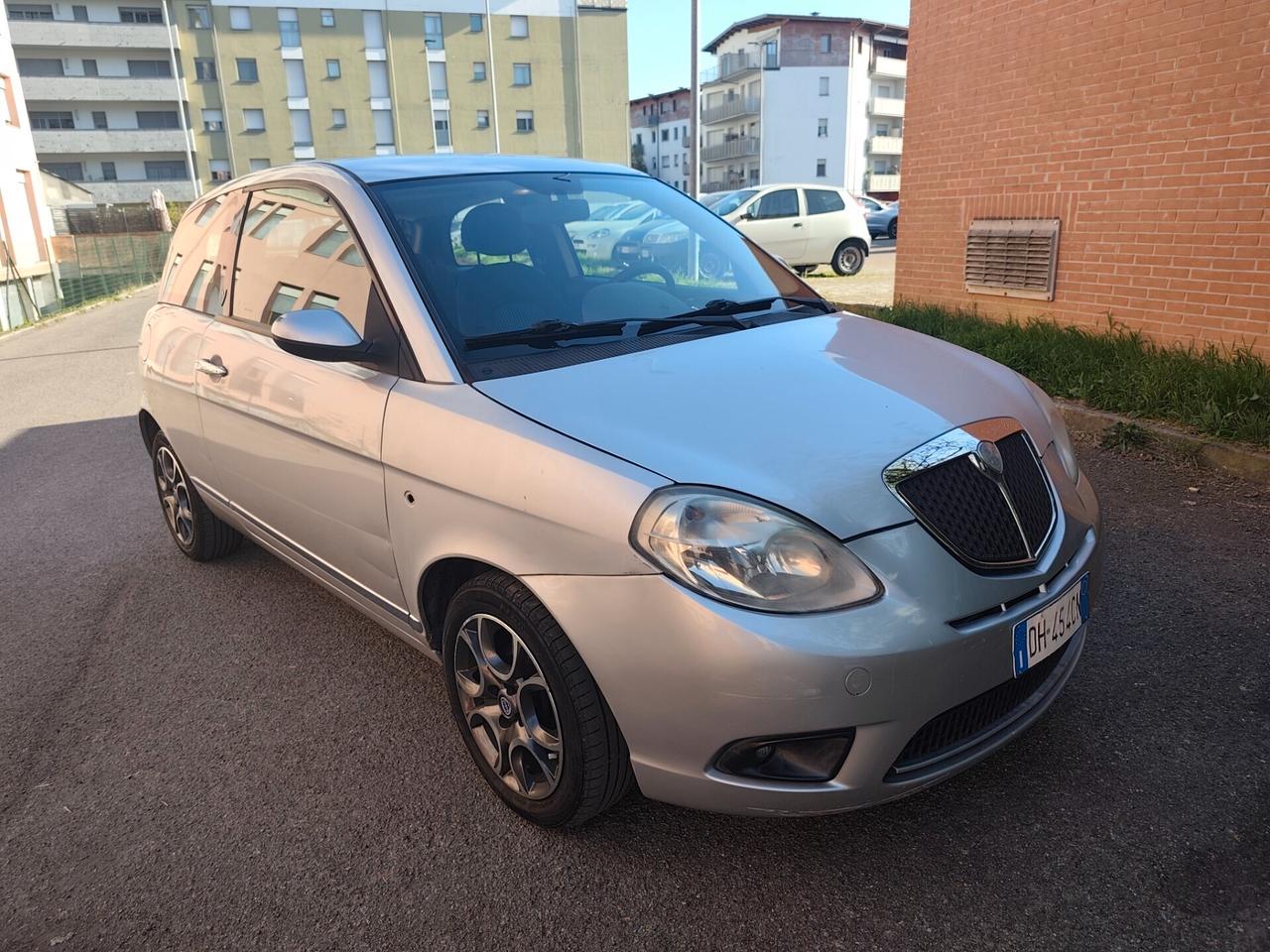 Lancia Ypsilon 1.2 Benz euro 4 cinghia fatta