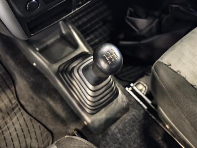 SUZUKI Jimny 1.3i 16V cat 4WD JLX