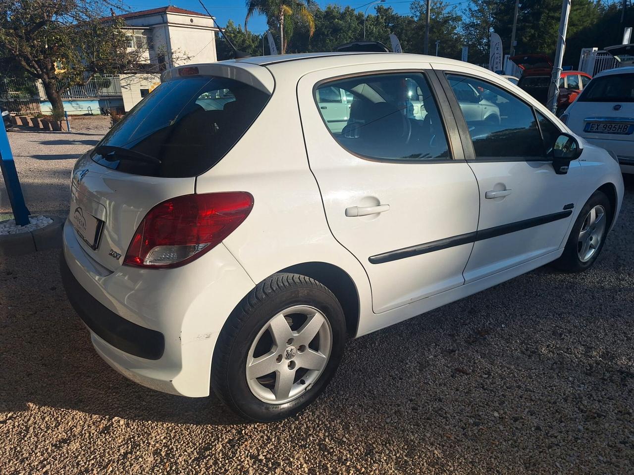 Peugeot 207 1.4 8V 75CV 5p. X Line