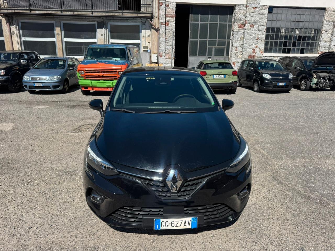 renault clio adatta a neop. garantita