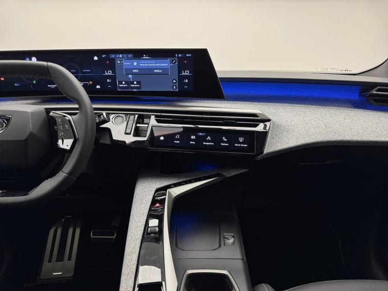 PEUGEOT 5008 HYBRID 136 E-DCS6 GT