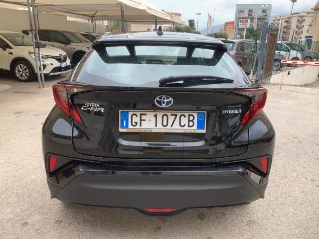 TOYOTA C-HR 1.8 Hybrid E-CVT Business