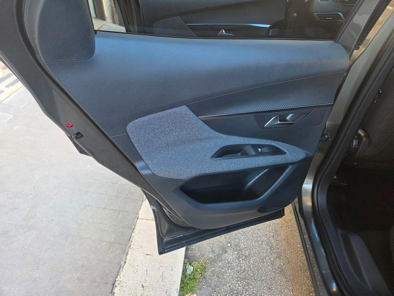 PEUGEOT 3008 1.6 DIESEL 120 CV SOLI KM 110000 CERTIFICATI