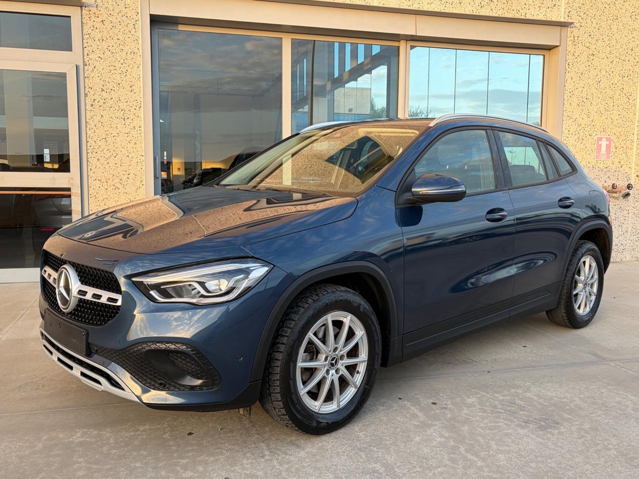 Mercedes-Benz GLA 200d Business auto - possibilità noleggio no scoring