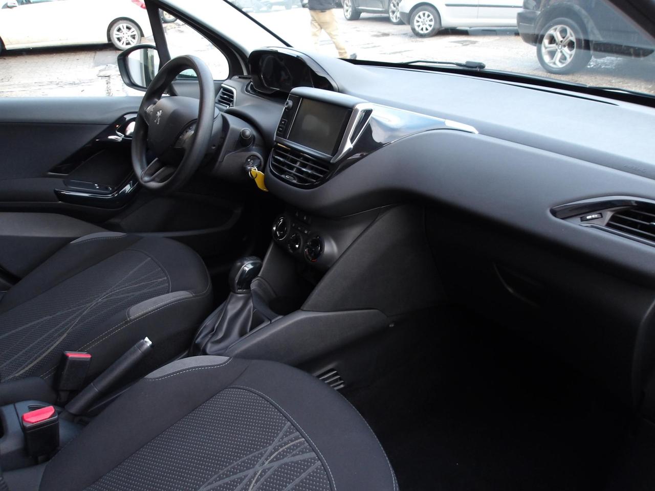 Peugeot 208 5 Porte 208 5p 1.4 hdi 8v Active