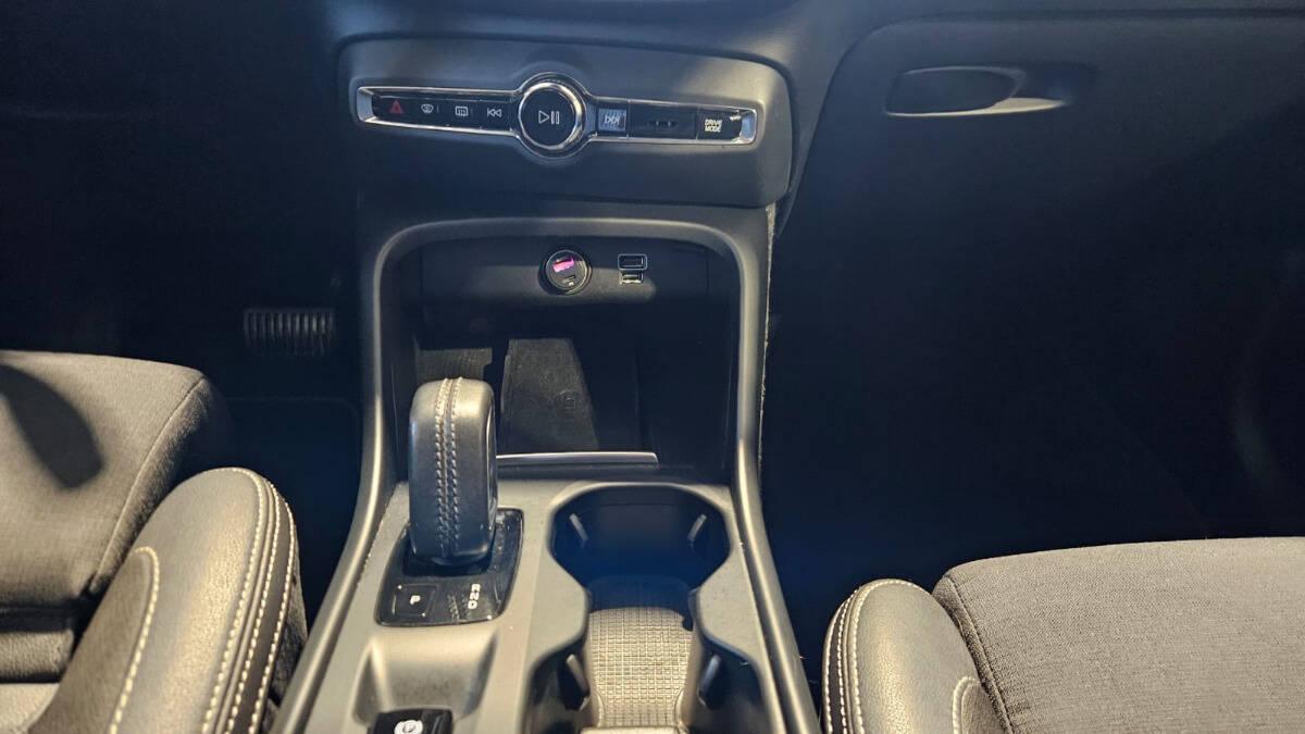 Volvo XC40 2.0 t4 Momentum awd geartronic my20