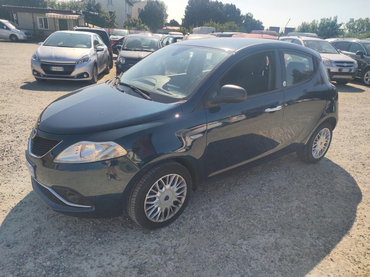 Lancia Ypsilon 1.2 69 CV 5 porte GPL Ecochic Silver