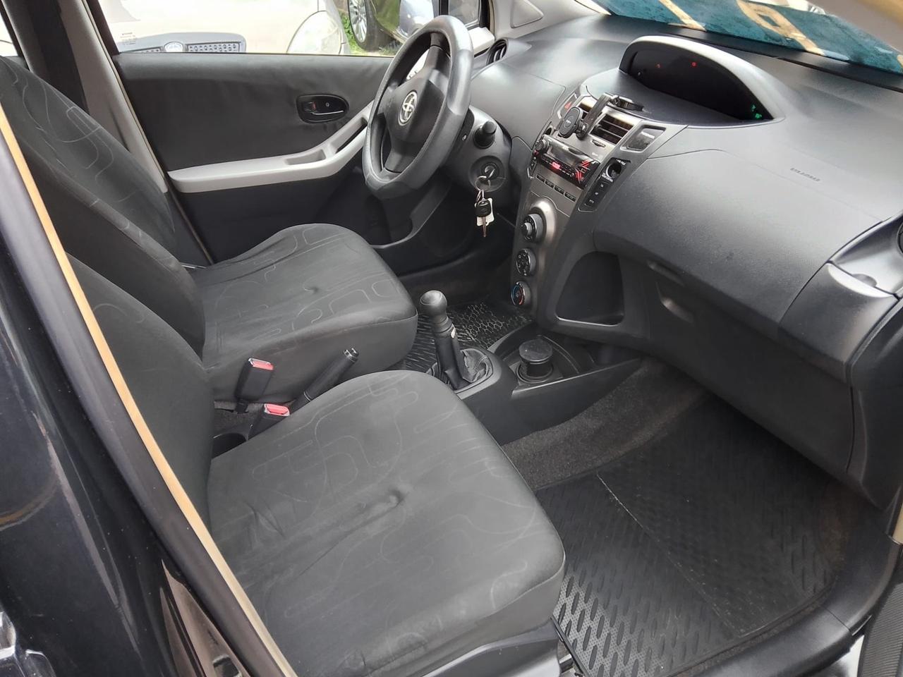 Toyota Yaris 1.0 5 porte anno 2010