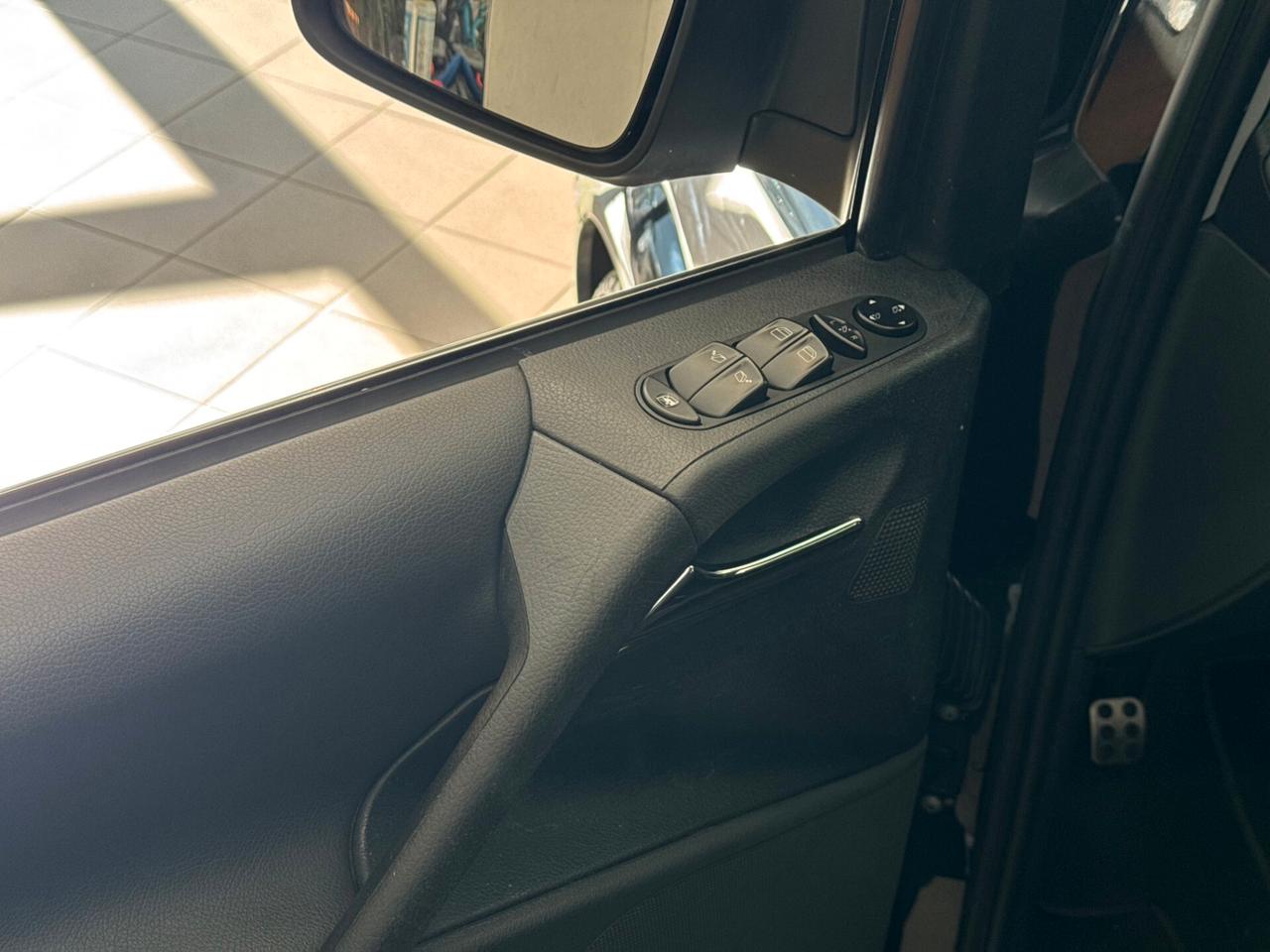 MERCEDES-BENZ VIANO 3.0cc 225CV V6 TD. 8 POSTI *IVA*
