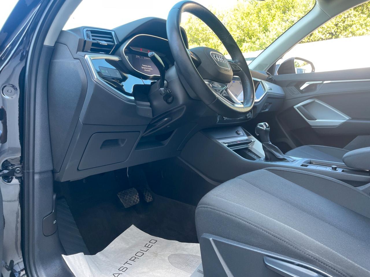Audi Q3 35 TDI S tronic Business