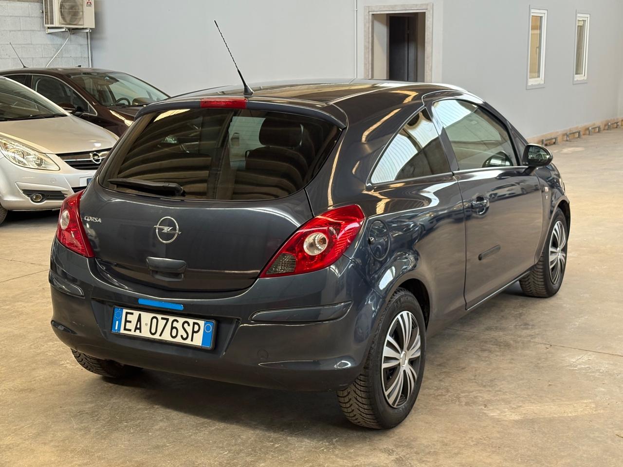 Opel Corsa 1.2 3 porte Sport