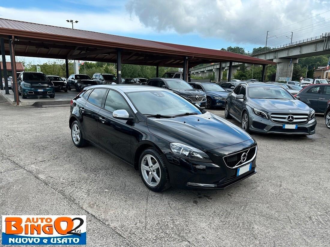 Volvo V40 D2 R-design