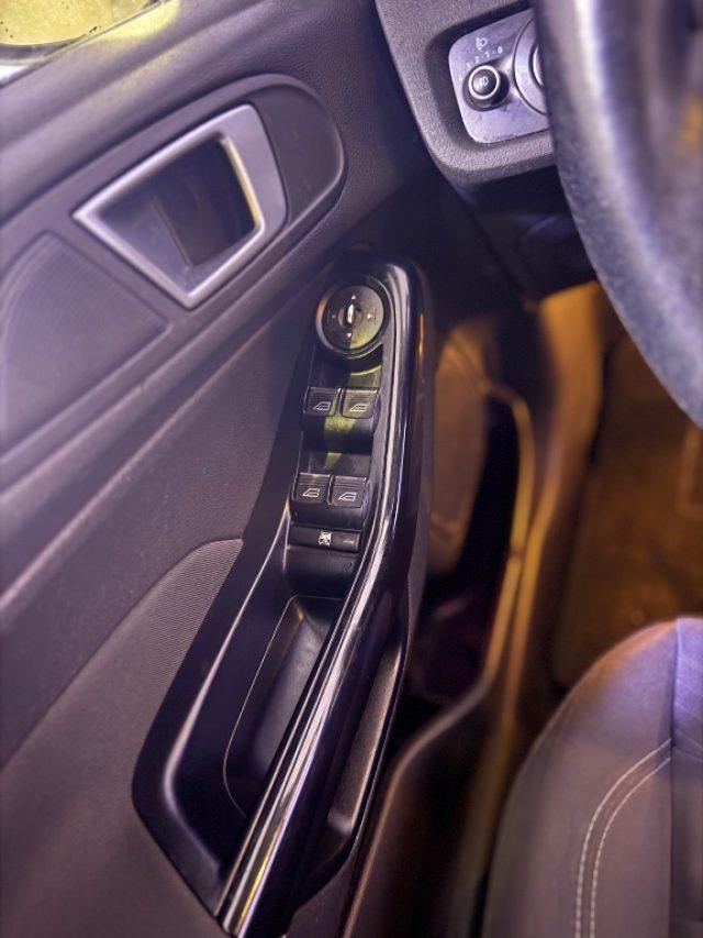 FORD Fiesta 1.0 80CV 5 porte Titanium