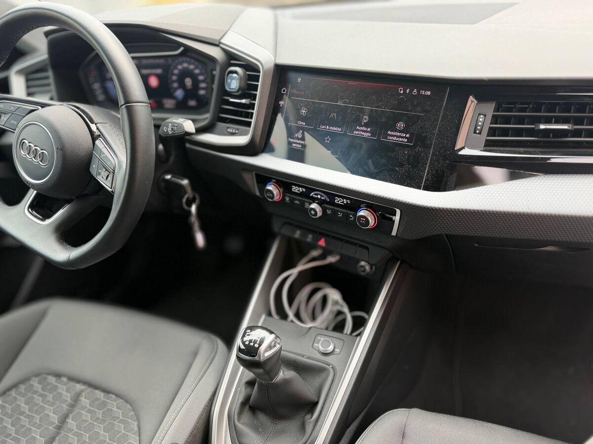 Audi A1 30 1.0 tfsi S line edition 116cv