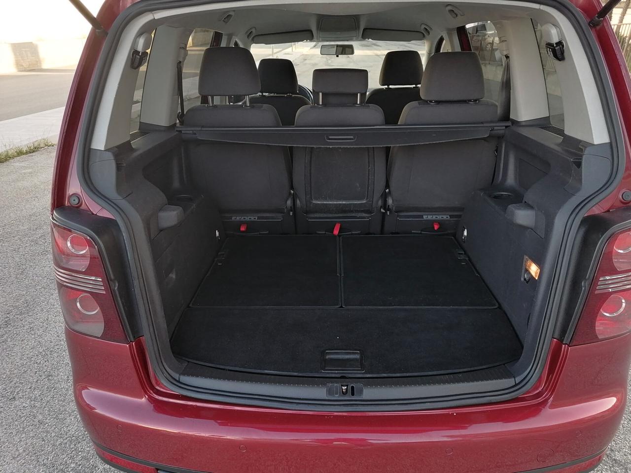 Volkswagen Touran 2.0 TDI HIGHLINE 7 POSTI 2009