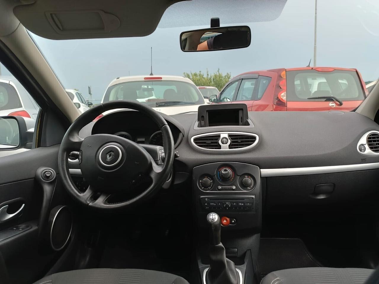 Renault Clio 1.2 16V 5 porte Yahoo! Neopatentati