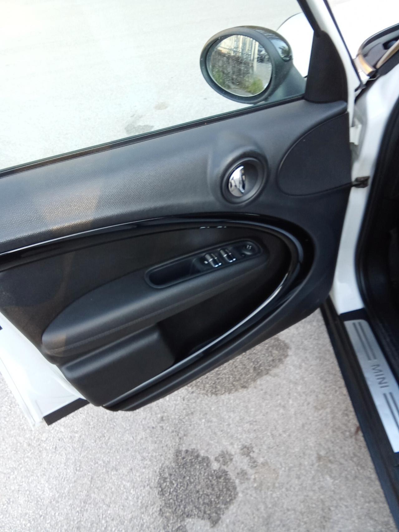 Mini Countryman 1.6 D 015