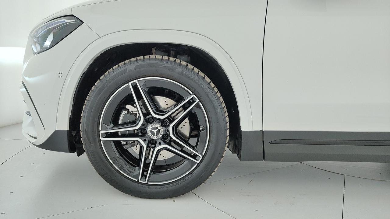 Mercedes-Benz GLA 200 d automatic