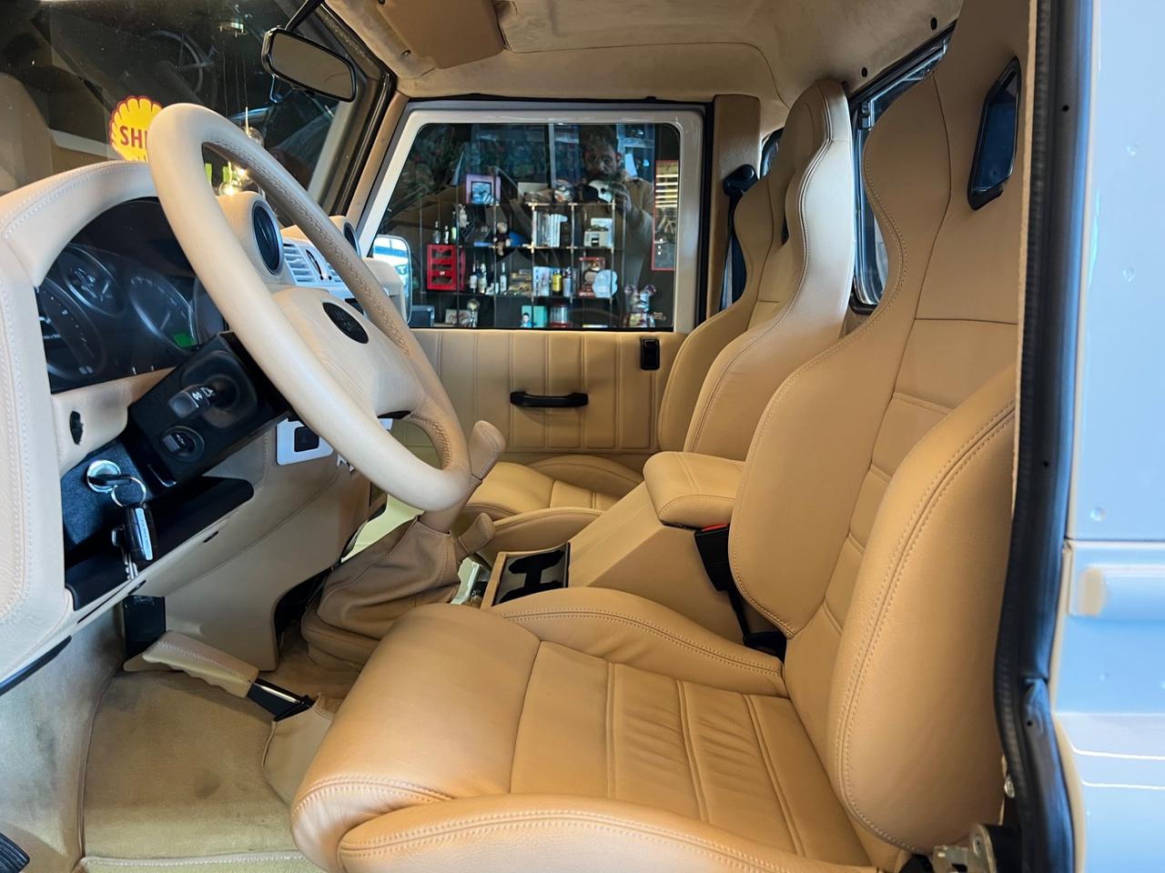 Land Rover Defender 110 2.4 TD4 High Capacity Pick Up E "The world's style"