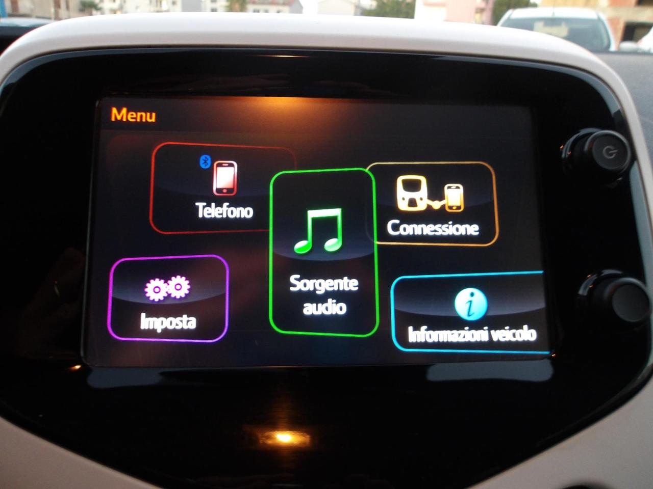 Peugeot 108 5 Porte 108 5p 1.2 puretech Allure Top! E6