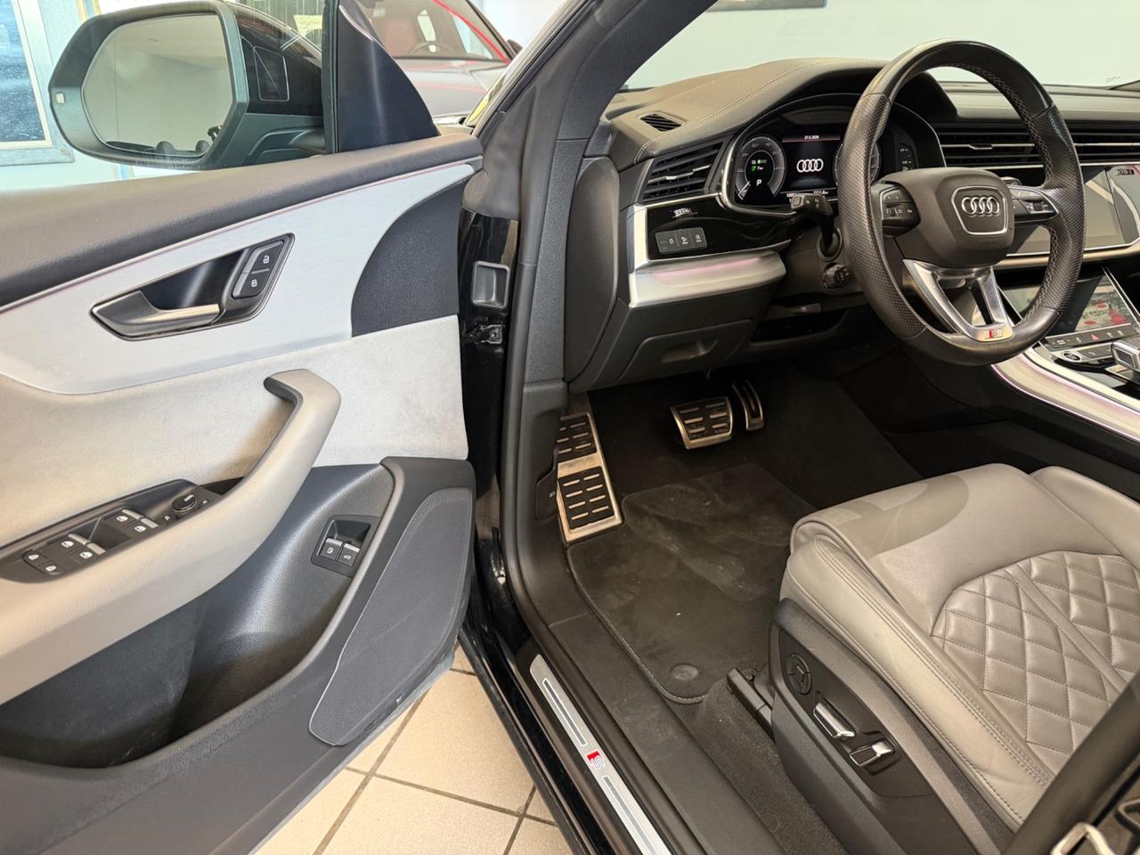 Audi Q8 60 TFSI e quattro tiptronic S line plus (340 kw)