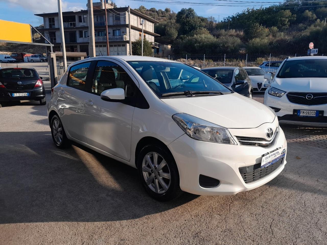 Toyota Yaris 1.0 5 porte Active KM 132 MILA ADATTA X NEO PATENTATI