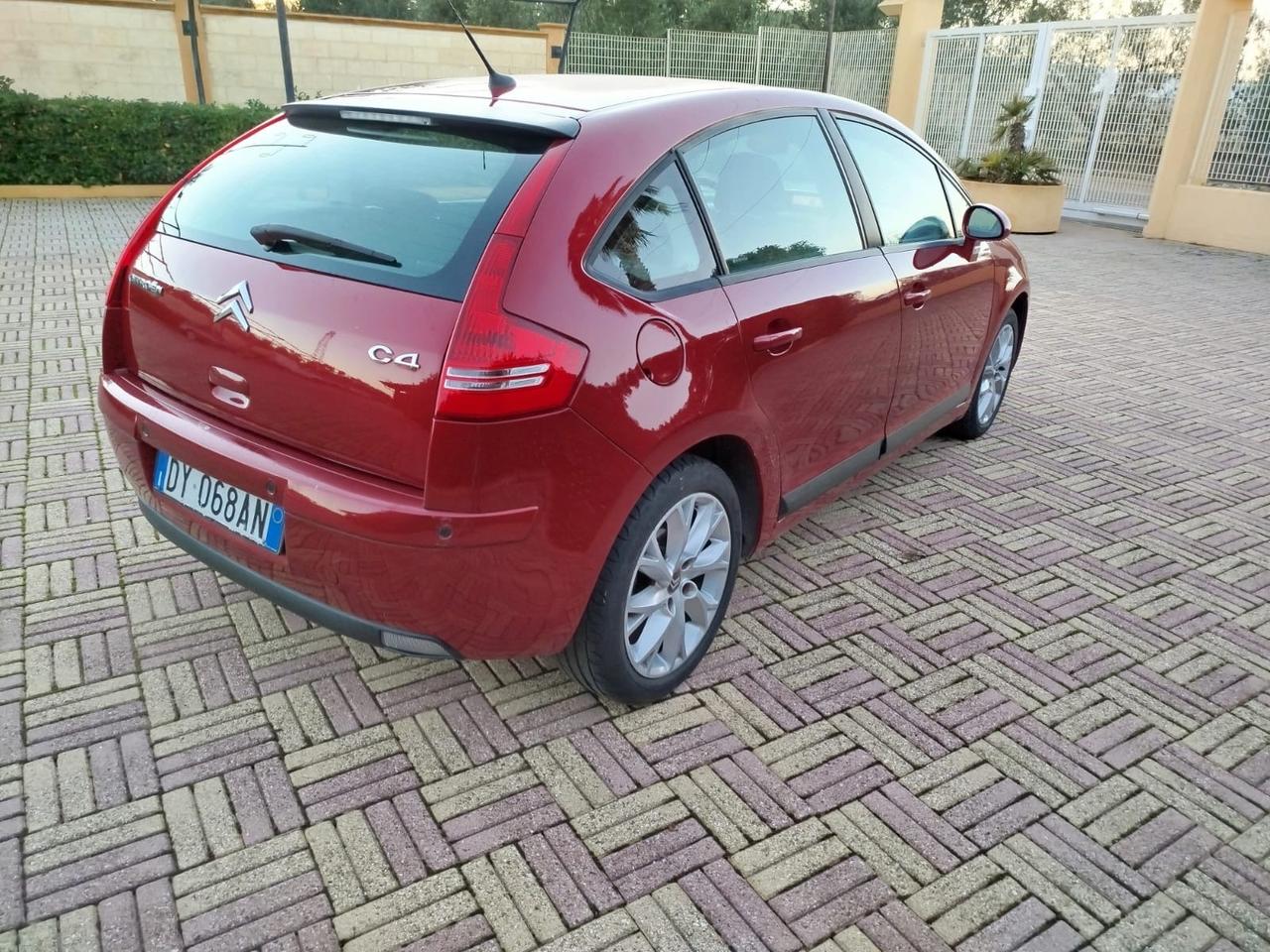 Citroen C4 1.6 BENZINA 120CV AUTOMATICO 95.000 KM