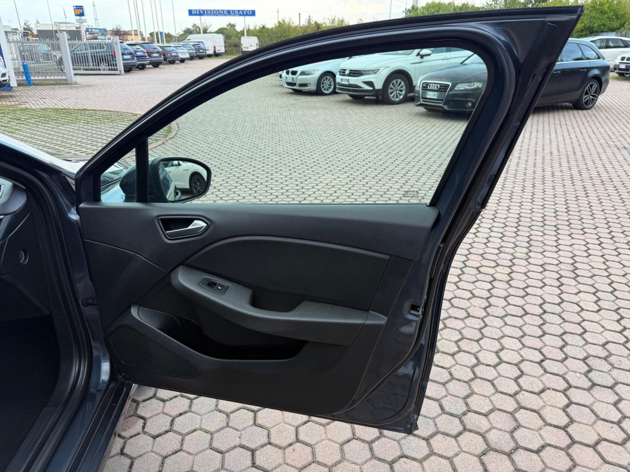 Renault Clio TCe 90 CV 5 porte OK NEOPATENTATI
